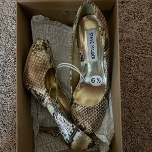 Steve Madden, gold snake skin, size 6.5